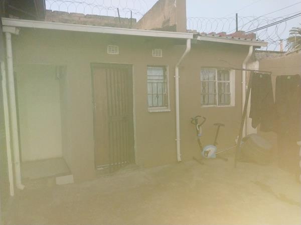 1 Bedroom House