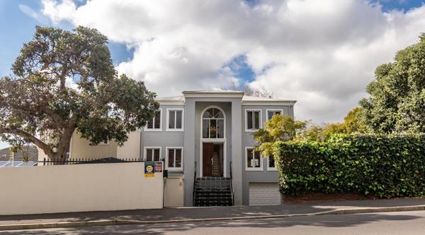 4 Bedroom Townhouse