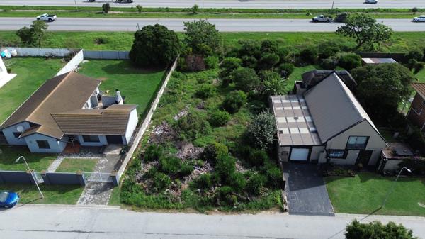 695 m² Land