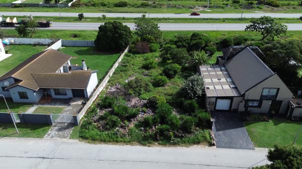 695 m² Land
