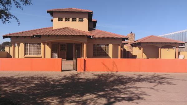 279.9 m² Commercial space