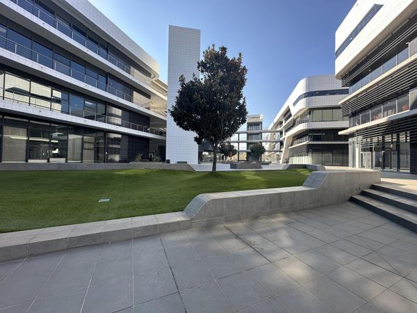 7.7 m² Commercial space