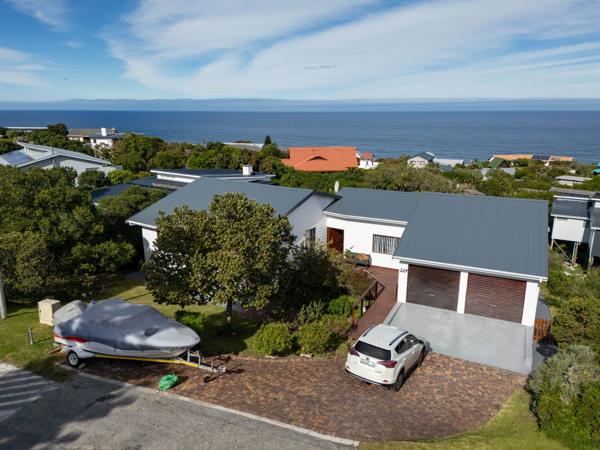 6 Bedroom House