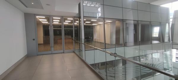 1 097 m² Retail Space