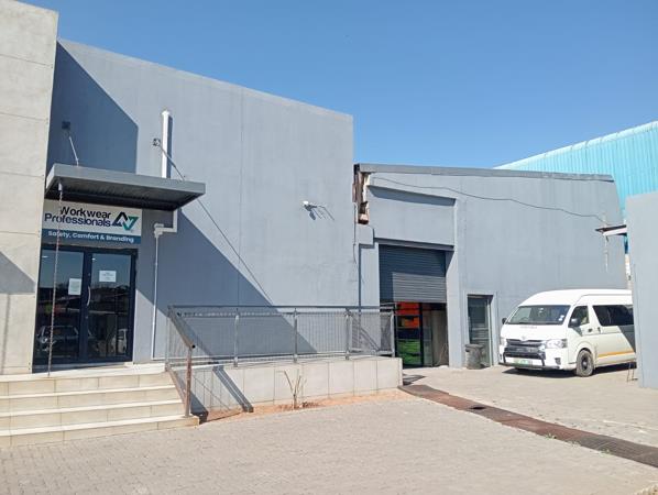 900 m² Commercial space