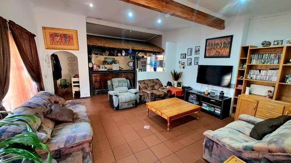 6 Bedroom House