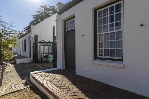 4 Bedroom Apartment