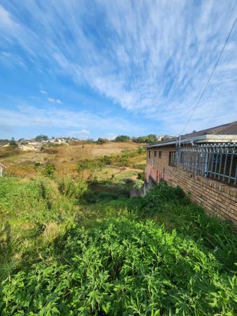 684 m² Land