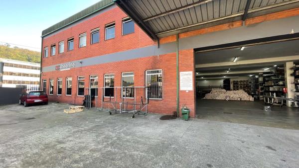 1 083 m² Retail Space