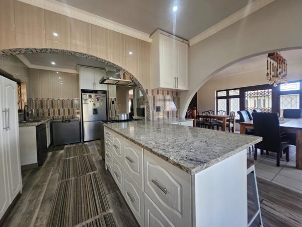 8 Bedroom Townhouse