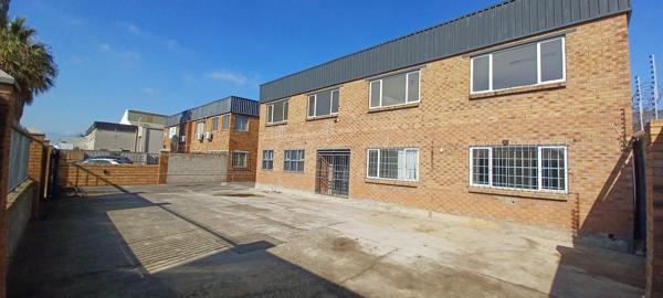 1 350 m² Industrial space