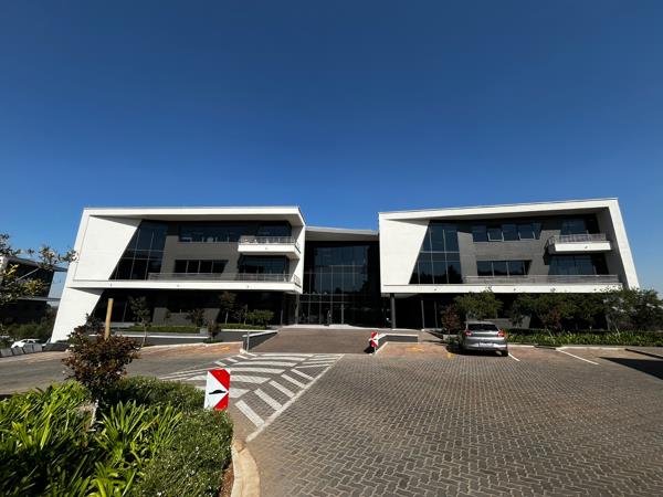 140 m² Commercial space