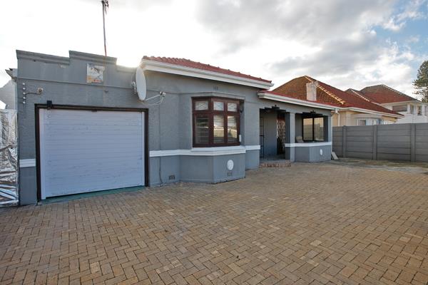 6 Bedroom House