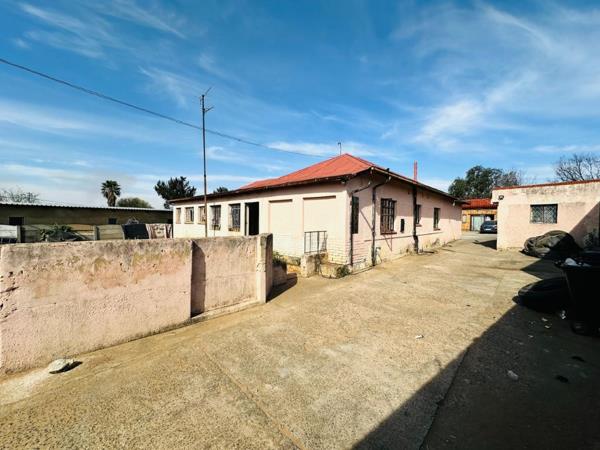 18 Bedroom House