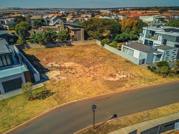 1 037 m² Land