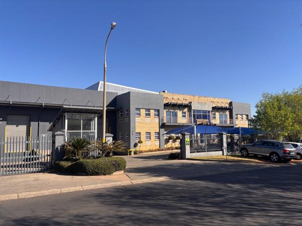 3 302 m² Industrial space