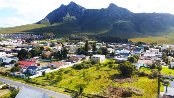 2 954 m² Land