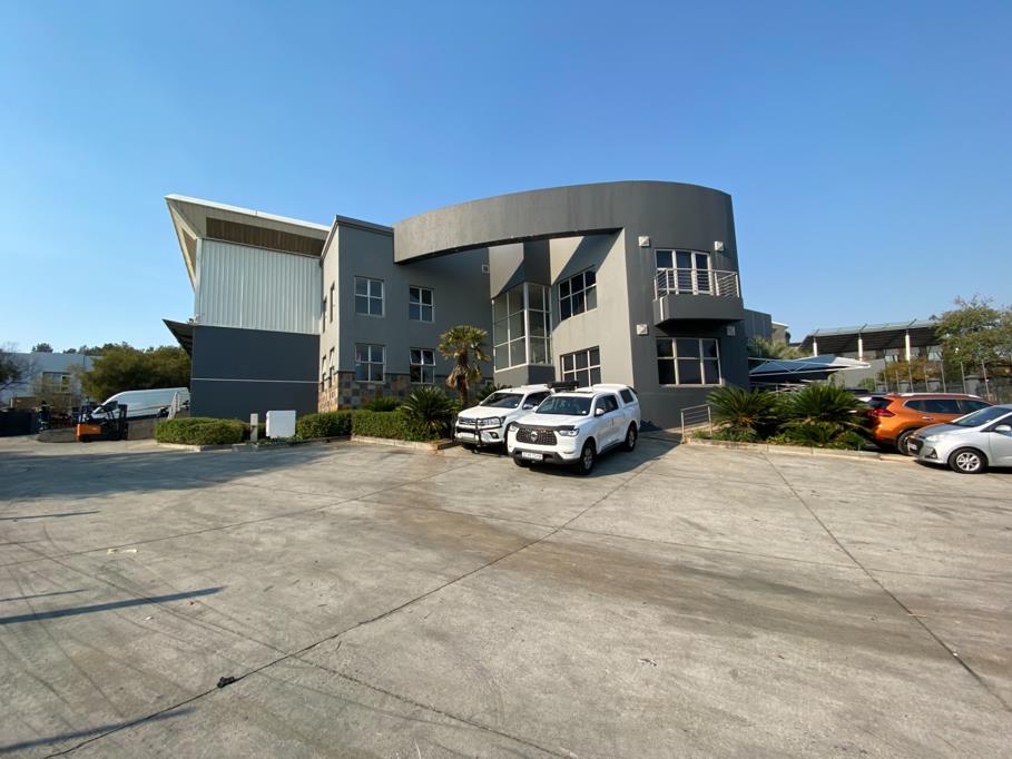 2 348 m² Industrial space
