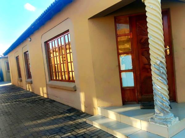 1 Bedroom House