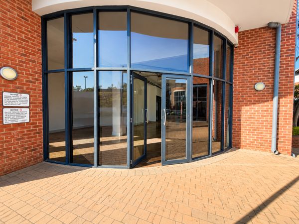 482.7 m² Retail Space