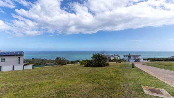 823 m² Land