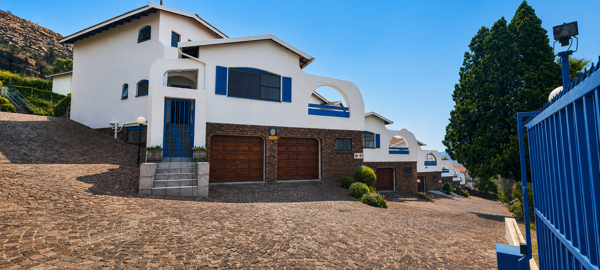 4 Bedroom Townhouse