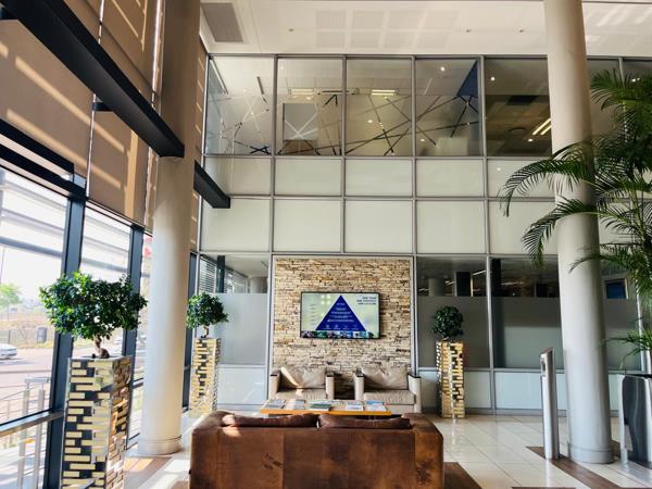 1 600 m² Commercial space