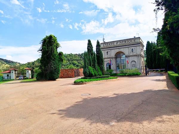 1 320 m² Land