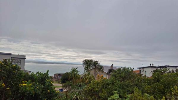 738 m² Land