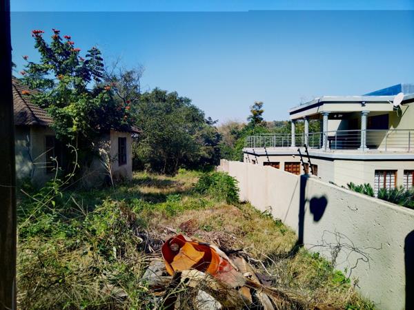 1 300 m² Land