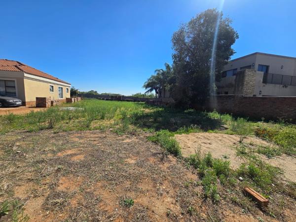 698 m² Land