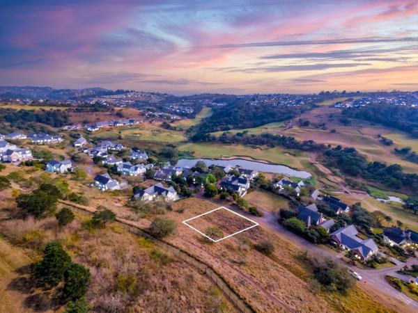 1 561 m² Land
