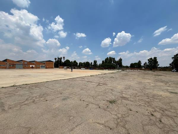 9 999 m² Land