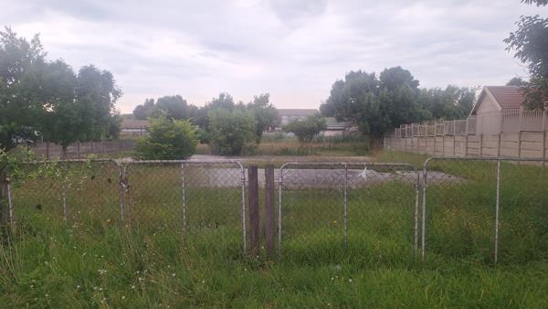 931 m² Land