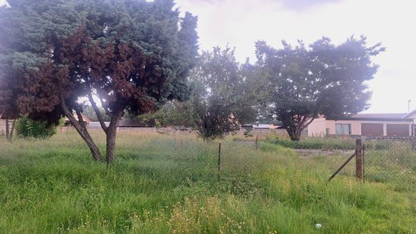 1 020 m² Land