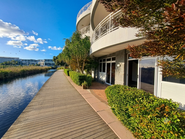 140 m² Commercial space