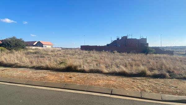 833 m² Land