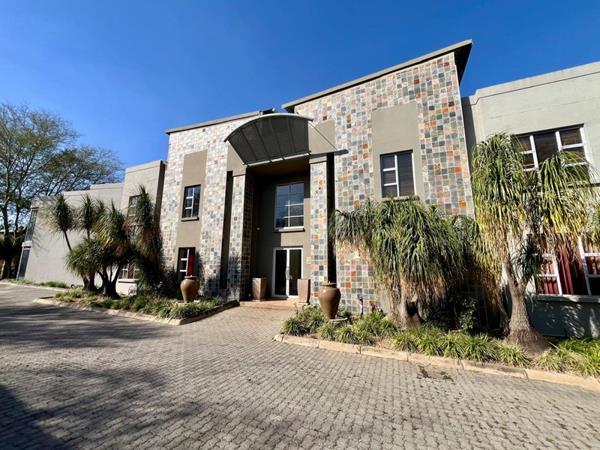 828 m² Office Space
