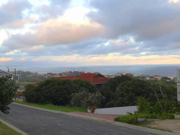 708 m² Land