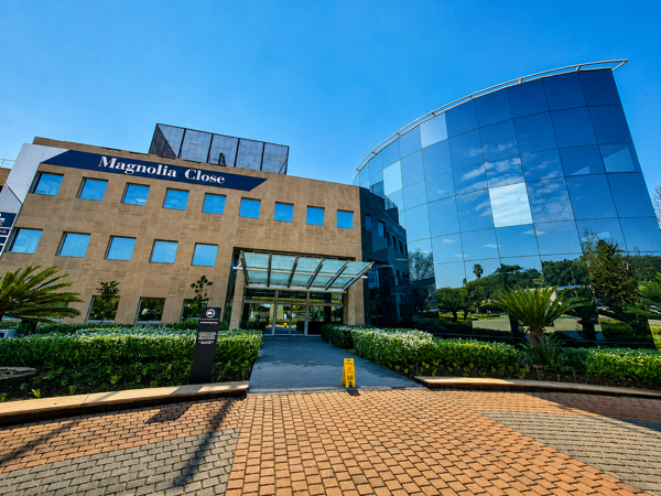 584 m² Commercial space