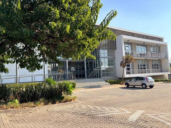 998 m² Commercial space