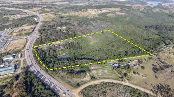 8.9 ha Smallholding