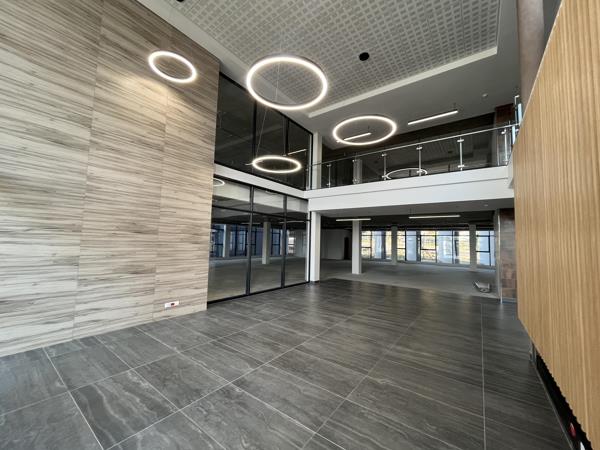 733.6 m² Commercial space