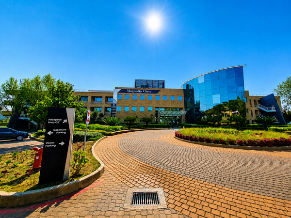 858 m² Commercial space