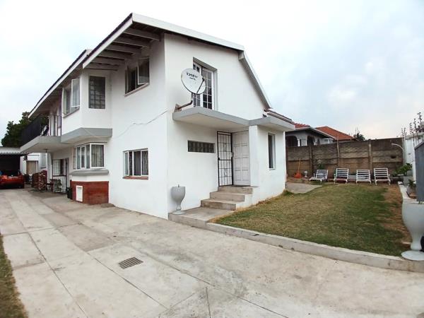 8 Bedroom House