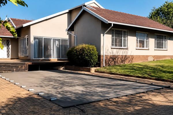 5 Bedroom House