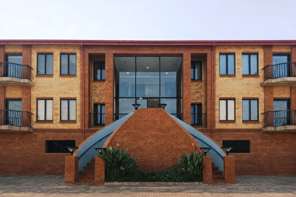 200 m² Commercial space