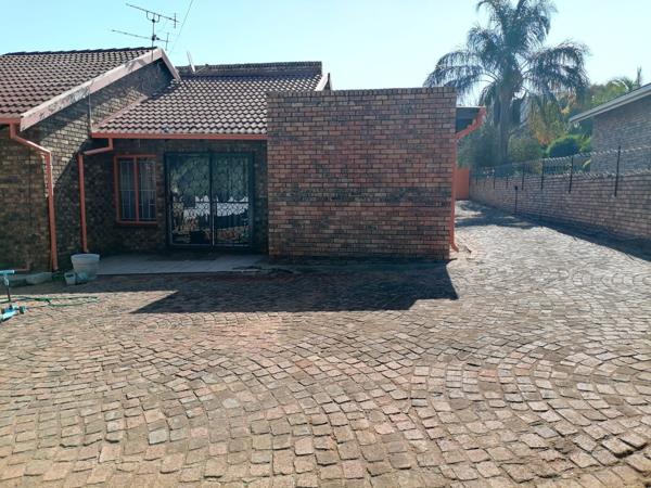 6 Bedroom House