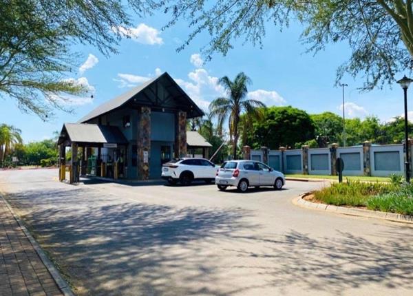 527 m² Land