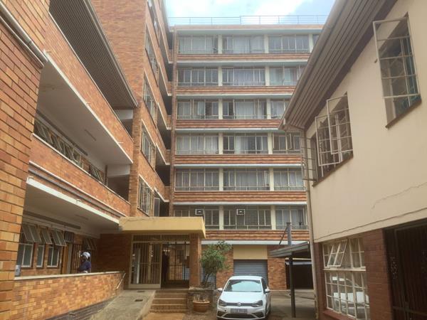 6 Bedroom Apartment